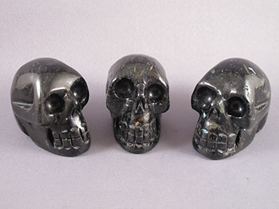 NuummiteCrystal Skulls
